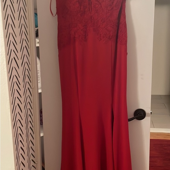 Brand New, Never Work and stunning red gown with lace appliqué! - Picture 6 of 7